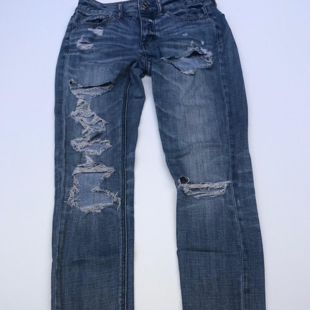 American Eagle Tomgirl Distressed Denim Jeans‎